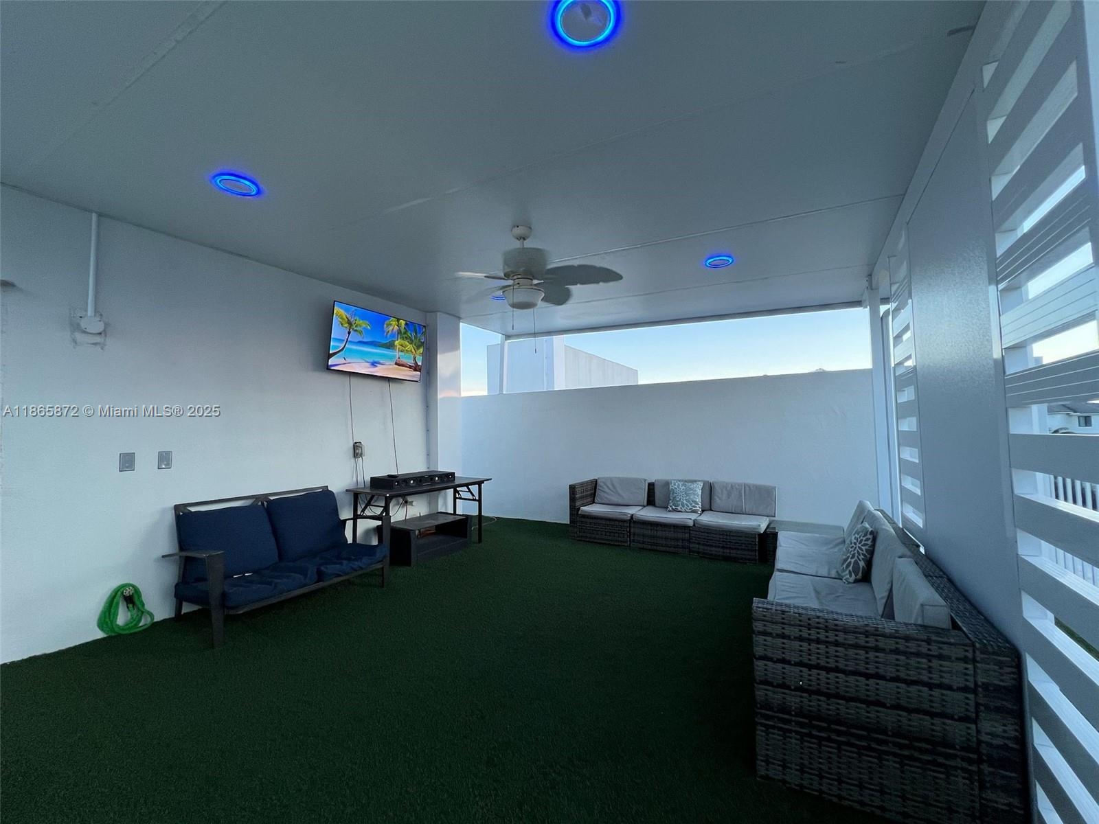 PARADISE GARDENS - Residential