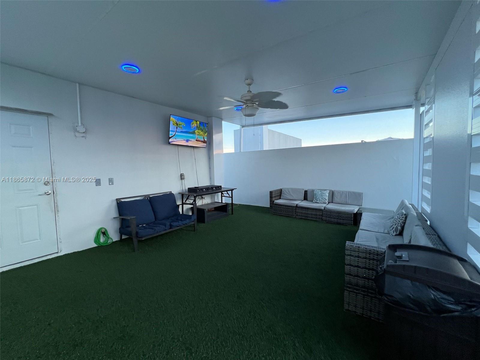 PARADISE GARDENS - Residential