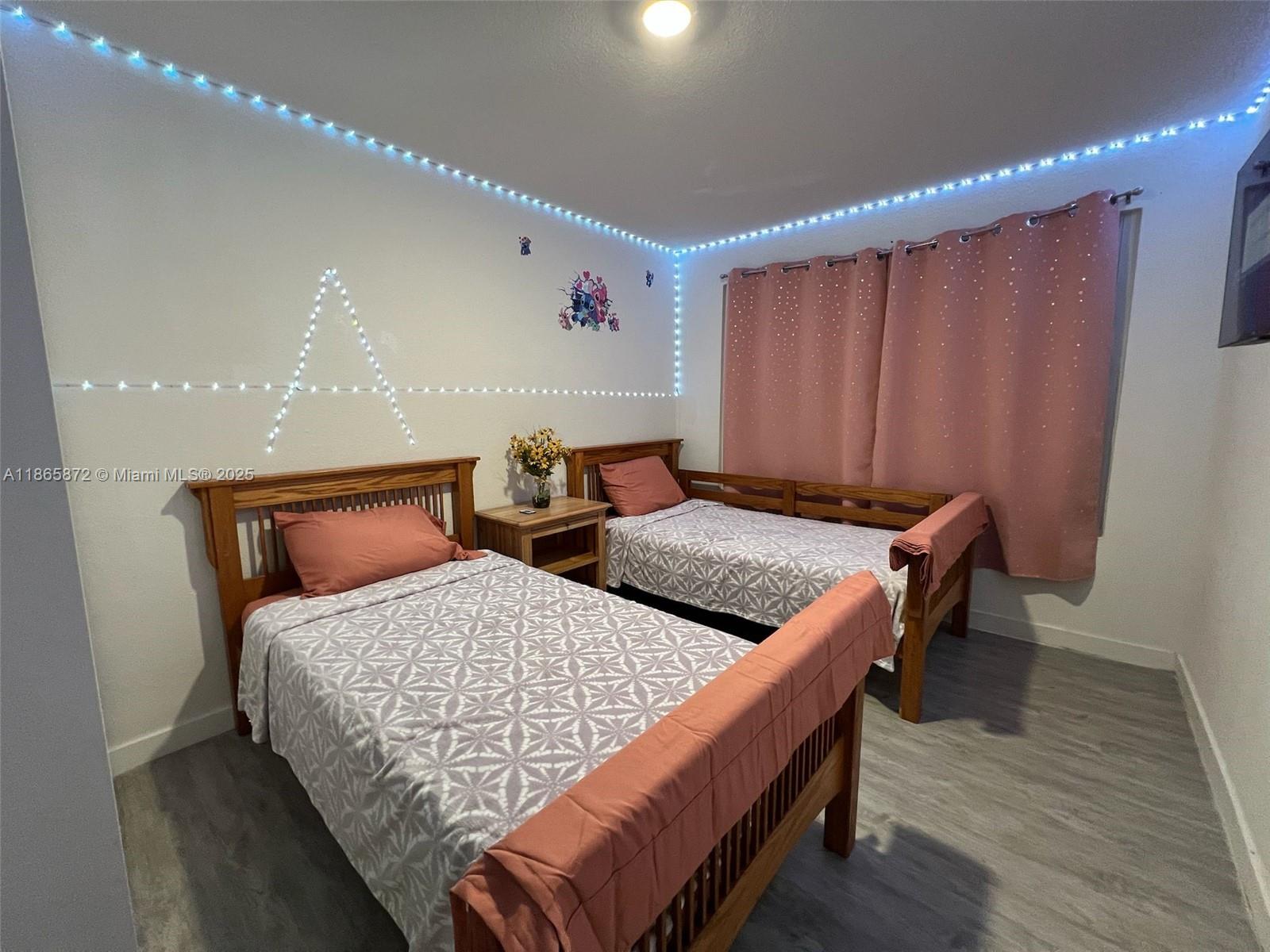 PARADISE GARDENS - Residential