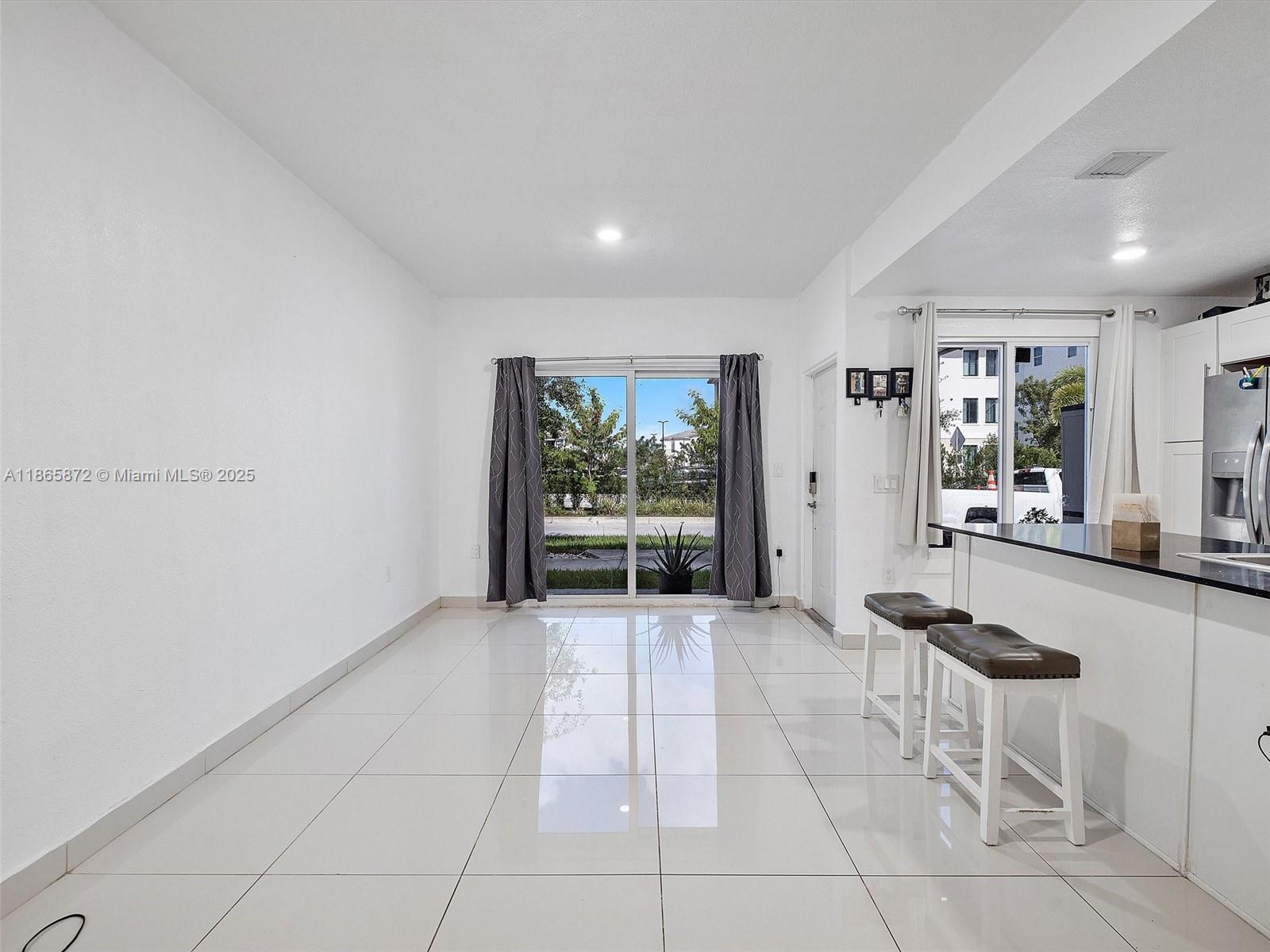 PARADISE GARDENS - Residential