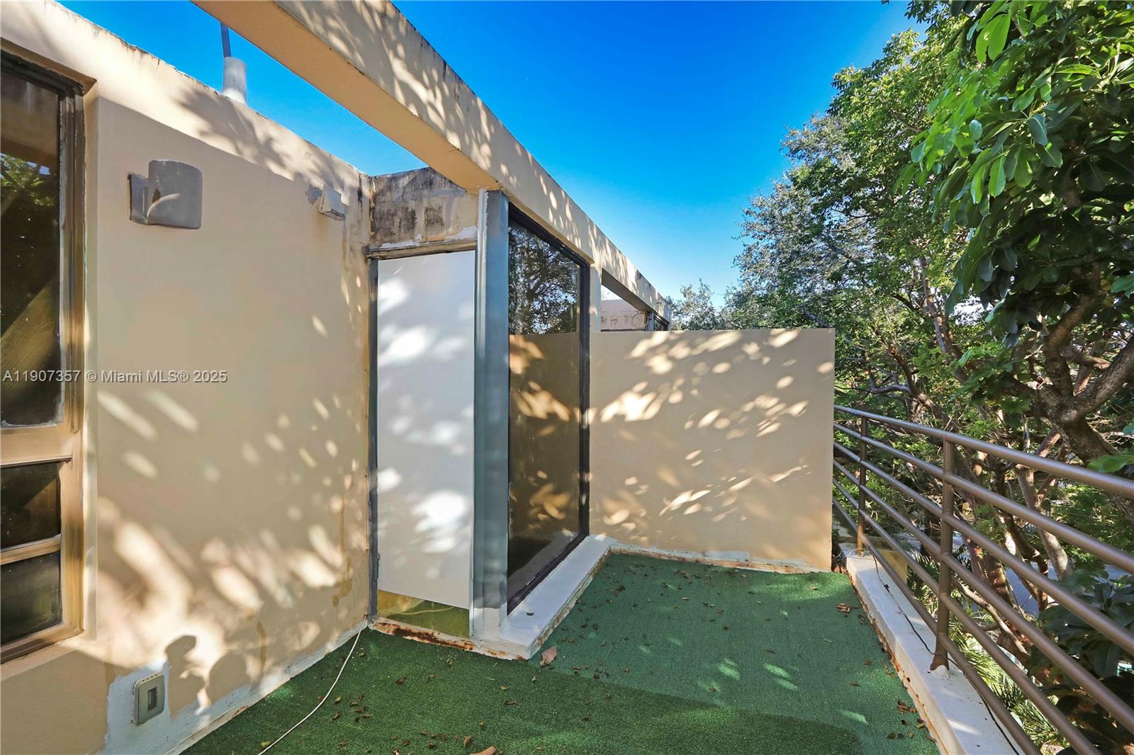 TOWNSCAPE CONDO - Residential