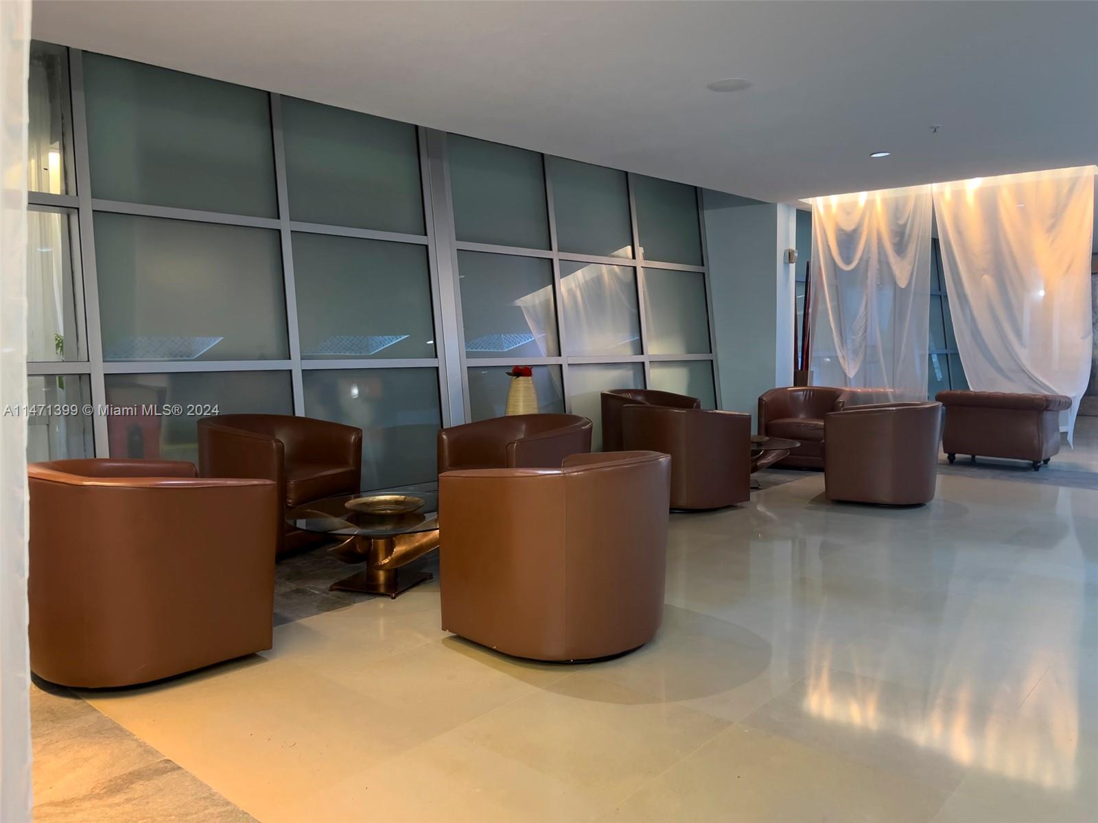 DE SOLEIL S BCH RESIDENTI - Residential Lease