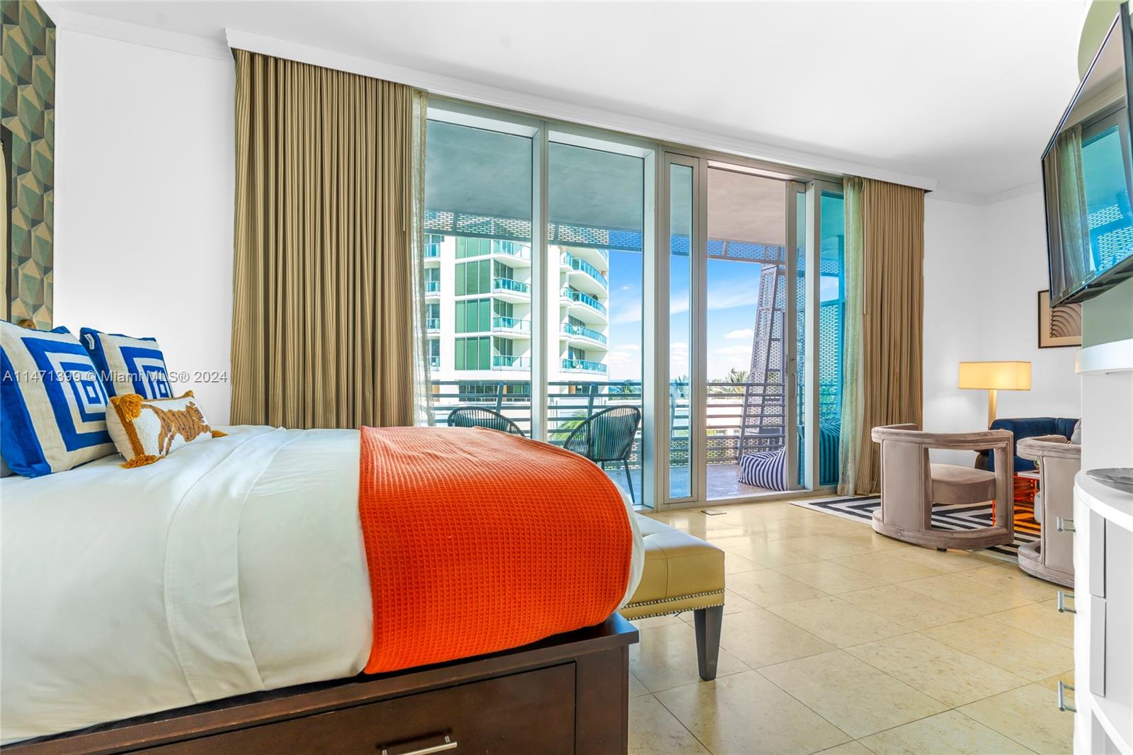 DE SOLEIL S BCH RESIDENTI - Residential Lease