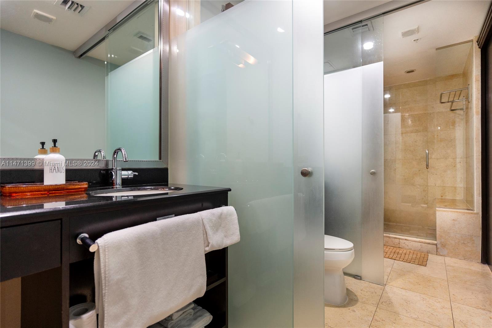 DE SOLEIL S BCH RESIDENTI - Residential Lease