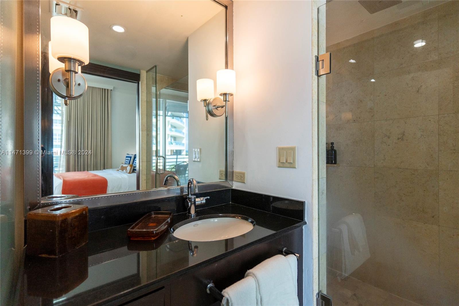 DE SOLEIL S BCH RESIDENTI - Residential Lease