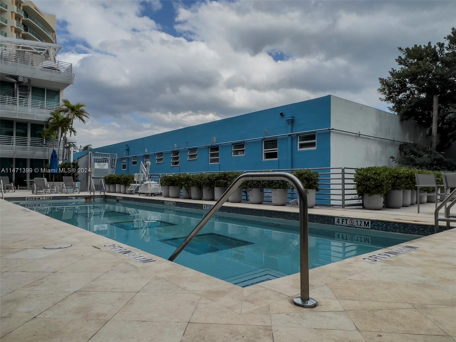 DE SOLEIL S BCH RESIDENTI - Residential Lease