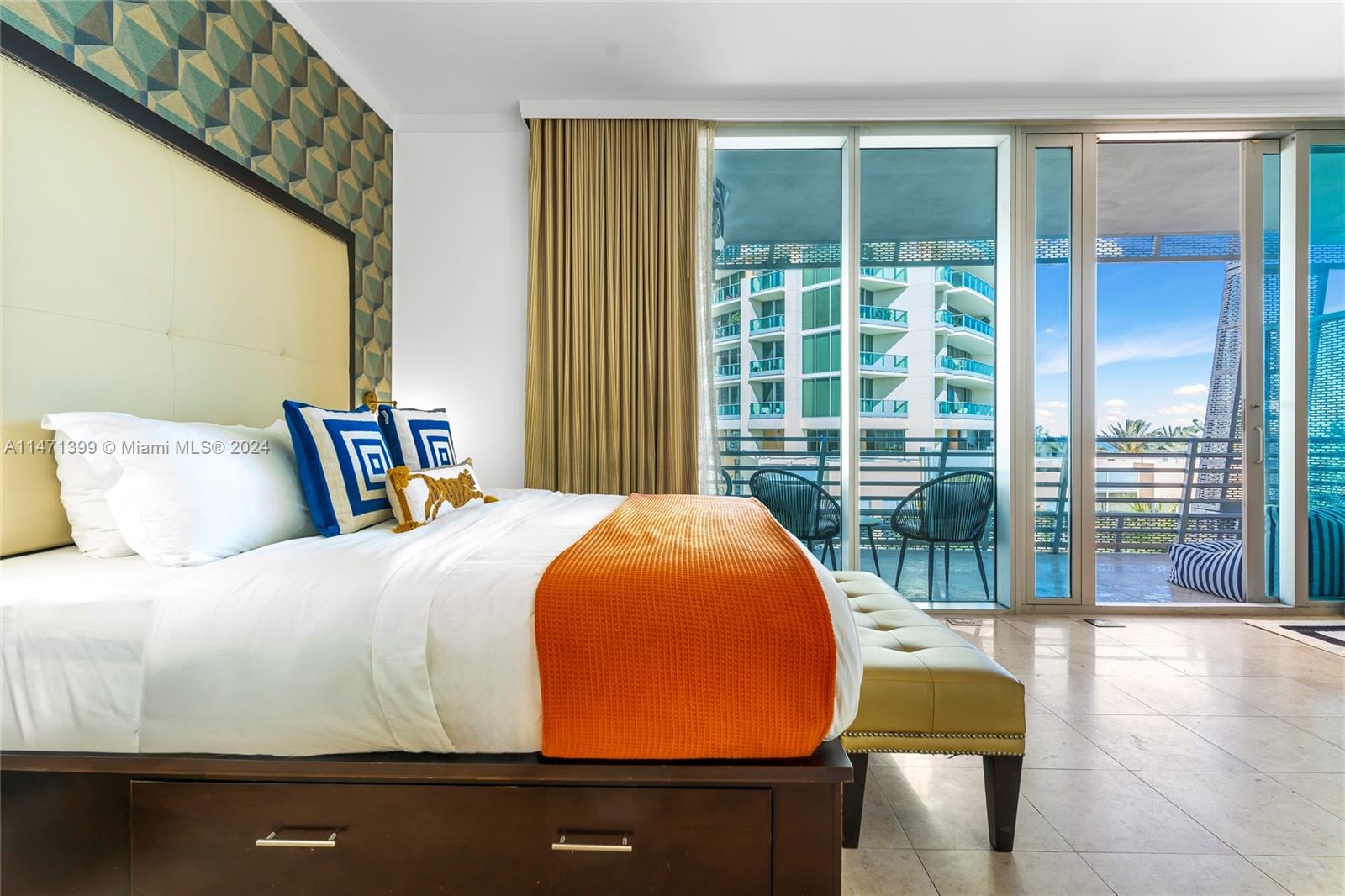 DE SOLEIL S BCH RESIDENTI - Residential Lease