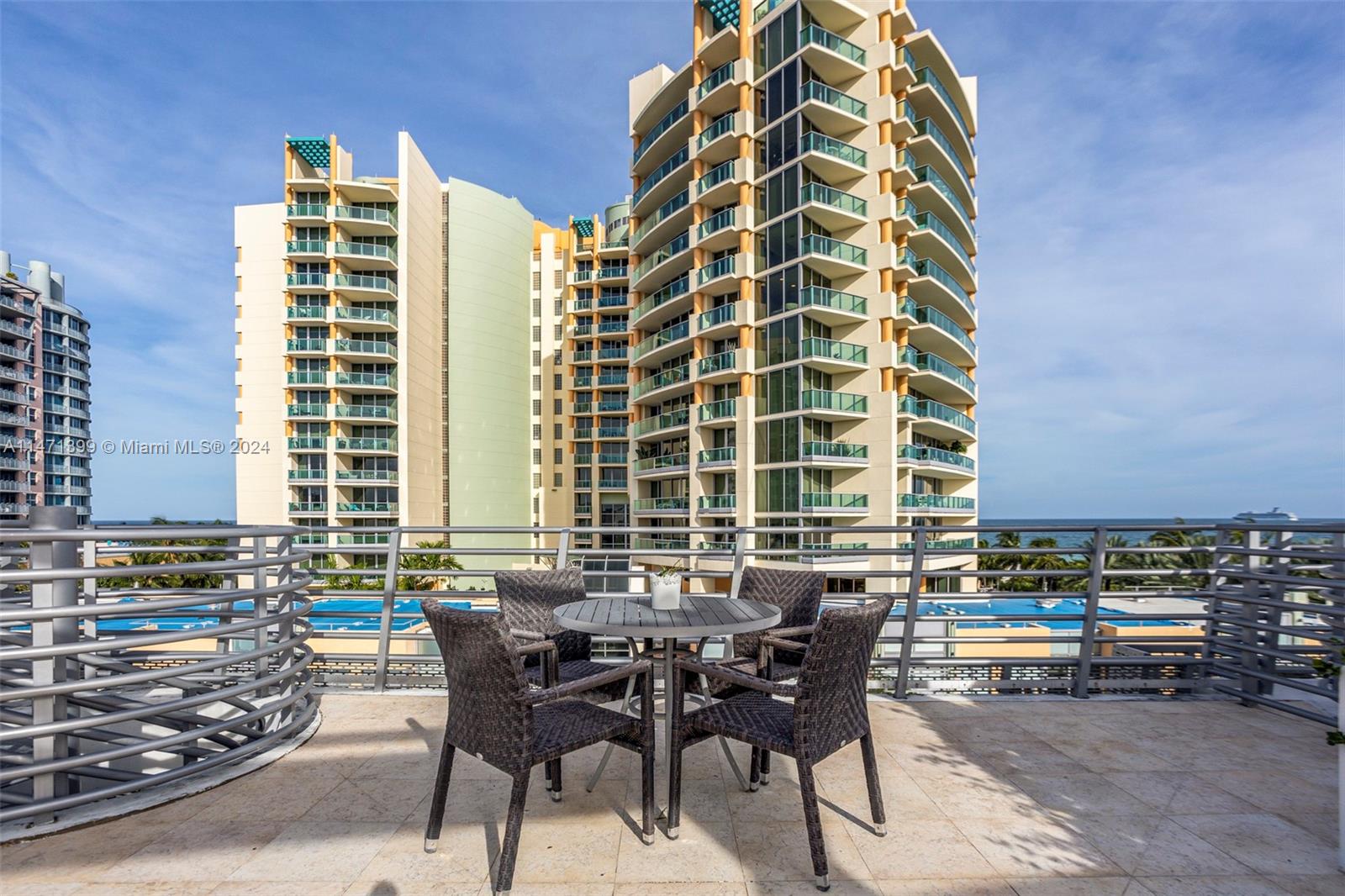 DE SOLEIL S BCH RESIDENTI - Residential Lease