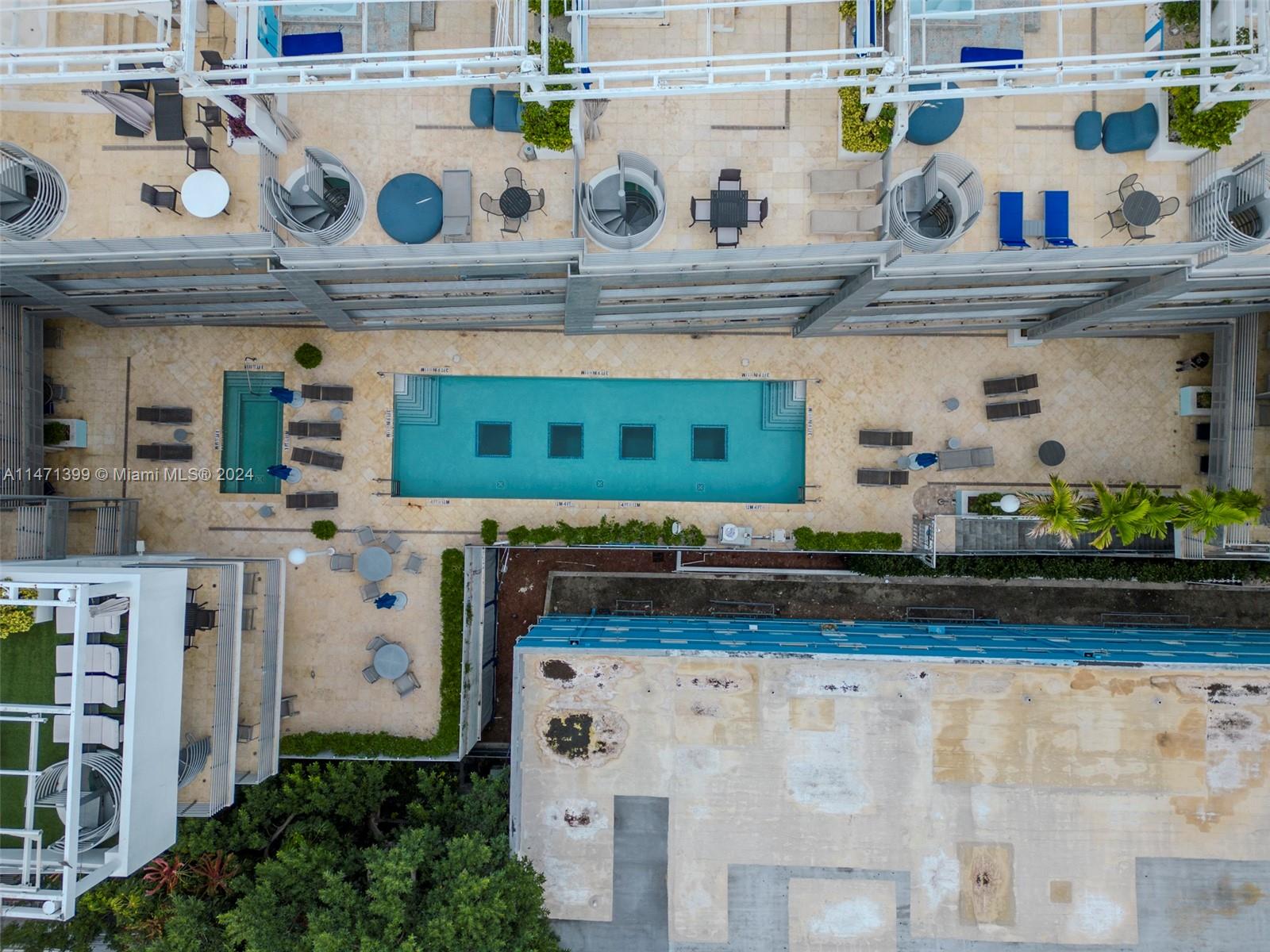 DE SOLEIL S BCH RESIDENTI - Residential Lease