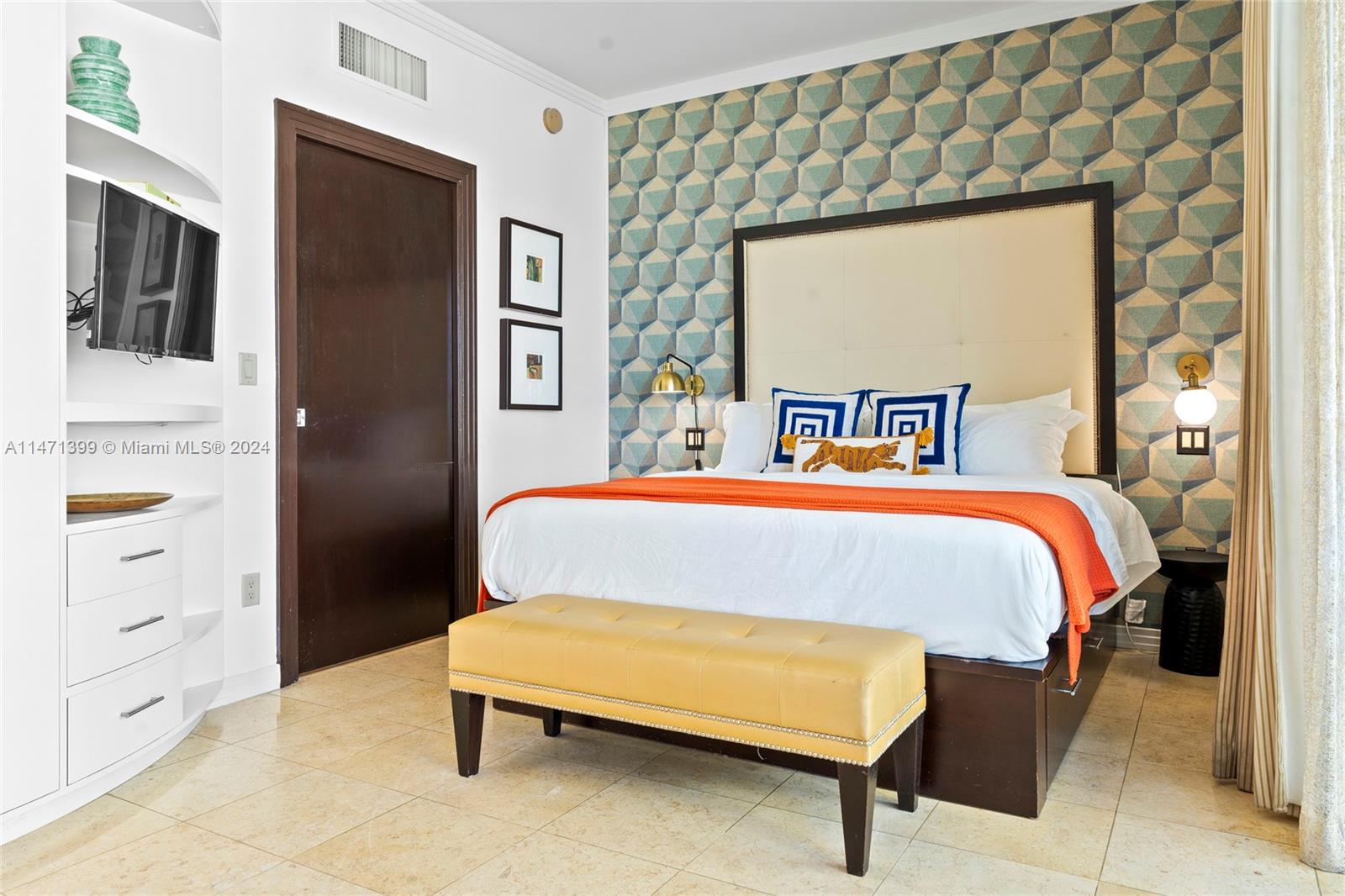 DE SOLEIL S BCH RESIDENTI - Residential Lease