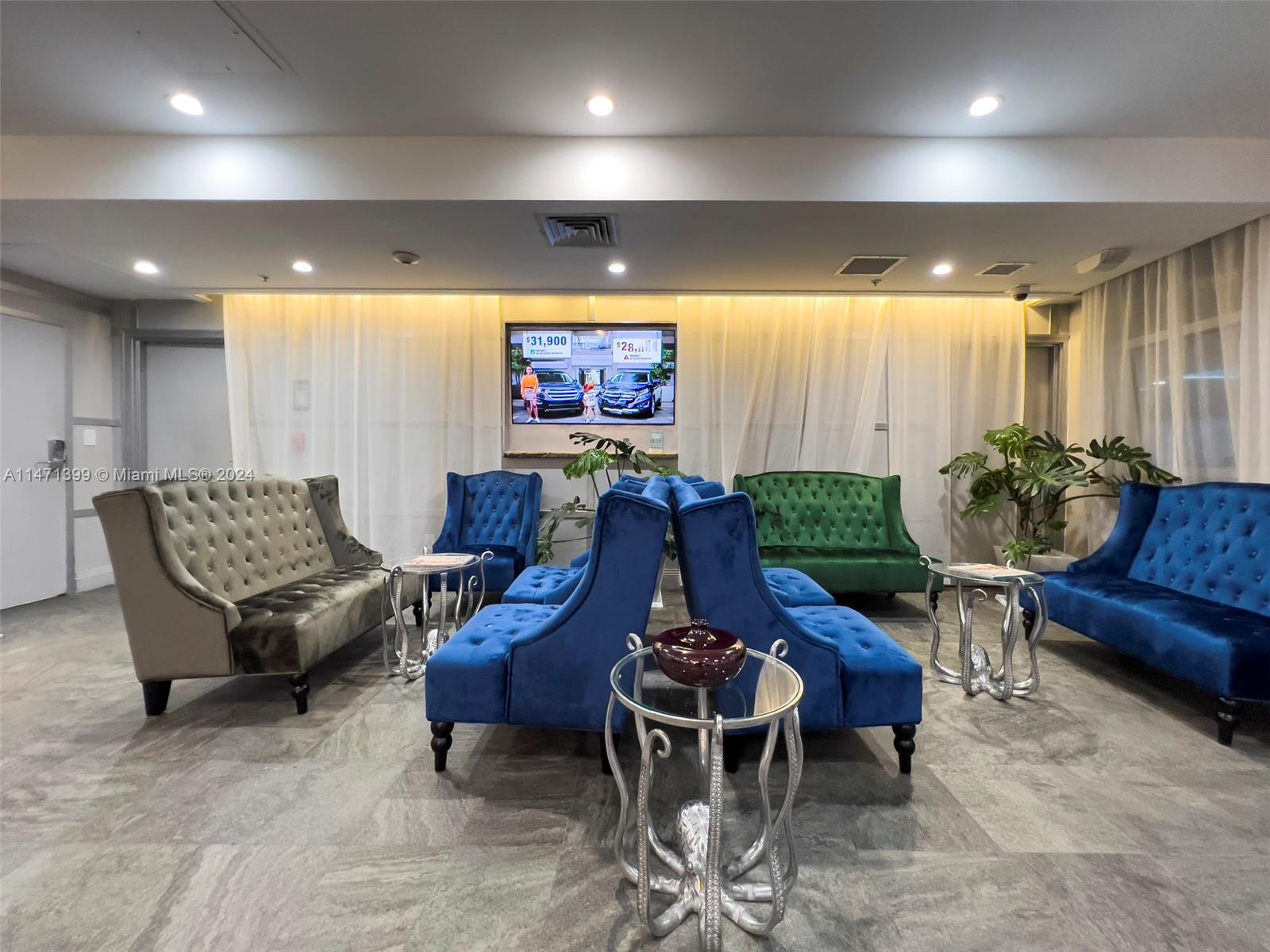 DE SOLEIL S BCH RESIDENTI - Residential Lease