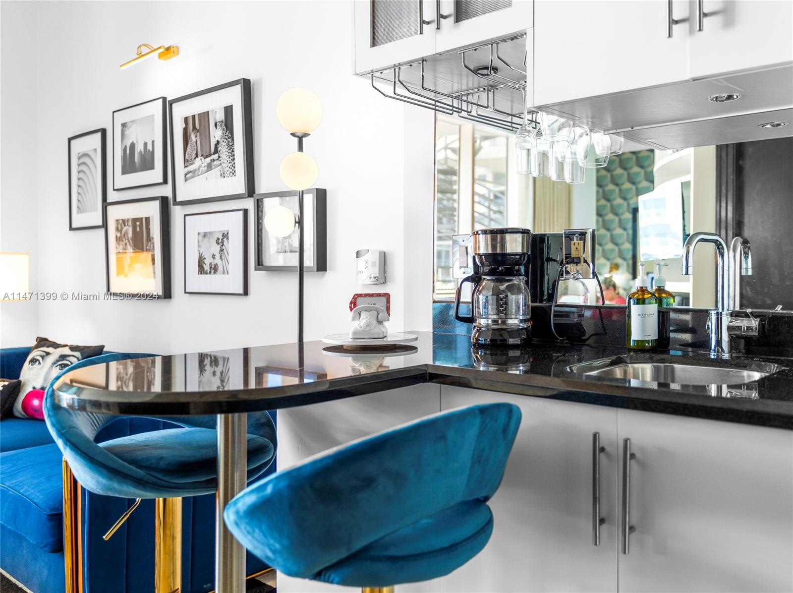 DE SOLEIL S BCH RESIDENTI - Residential Lease