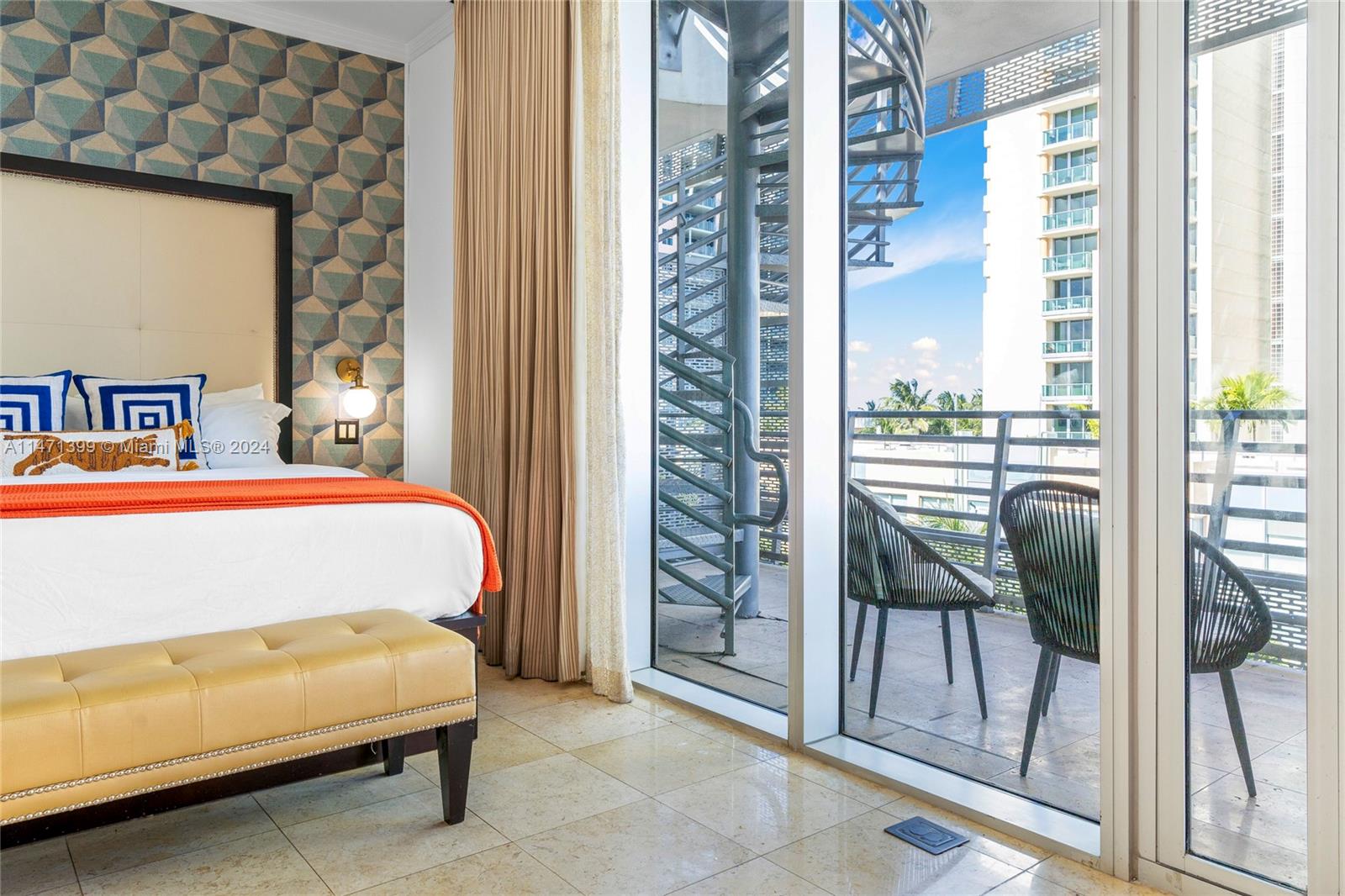 DE SOLEIL S BCH RESIDENTI - Residential Lease