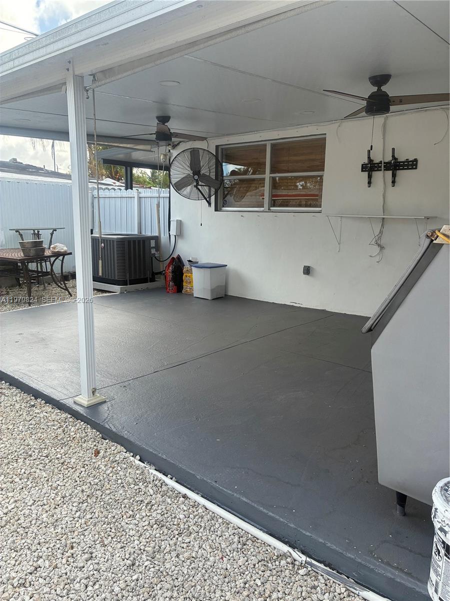 SO MIAMI HEIGHTS MANOR - Residential Lease