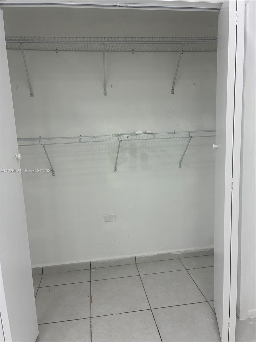 SO MIAMI HEIGHTS MANOR - Residential Lease