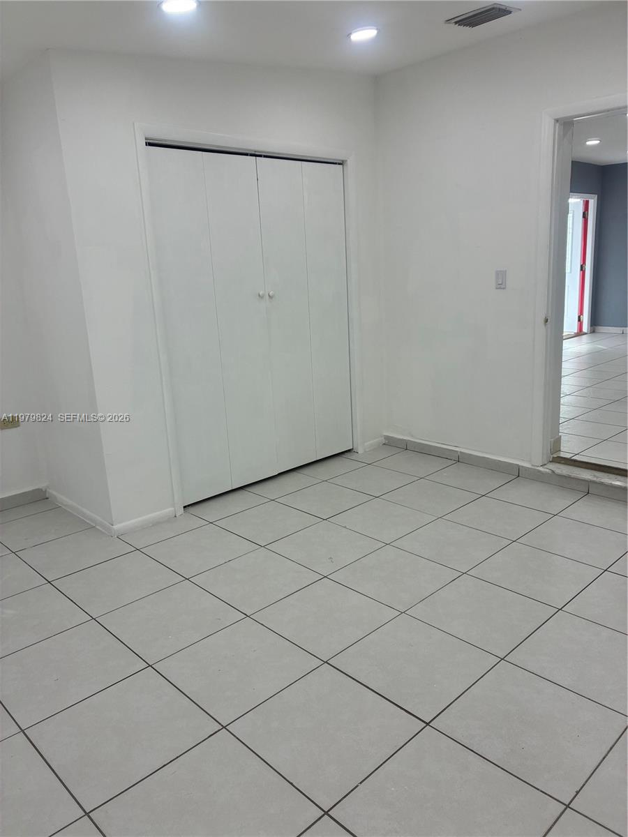 SO MIAMI HEIGHTS MANOR - Residential Lease