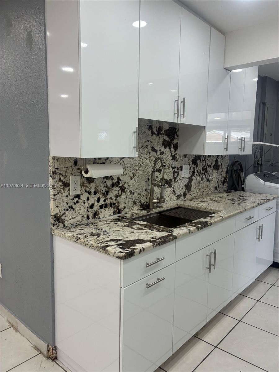 SO MIAMI HEIGHTS MANOR - Residential Lease