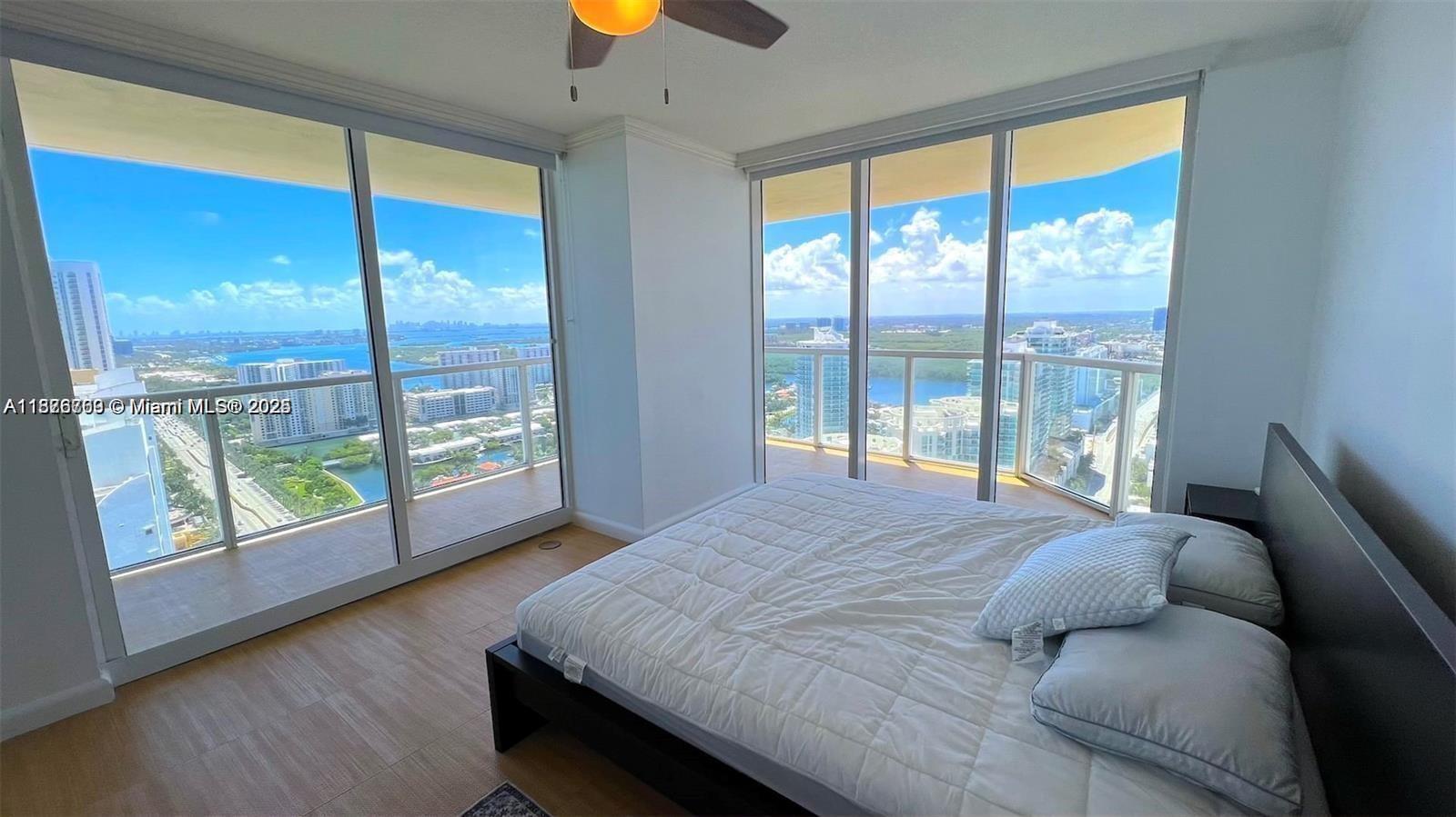 LA PERLA CONDO - Residential Lease