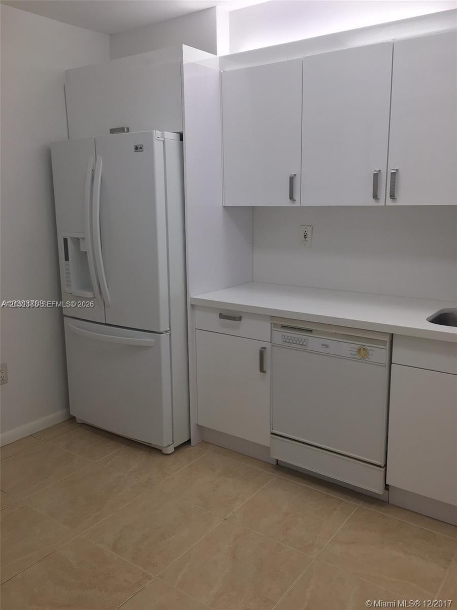 9341 Collins Ave 1006