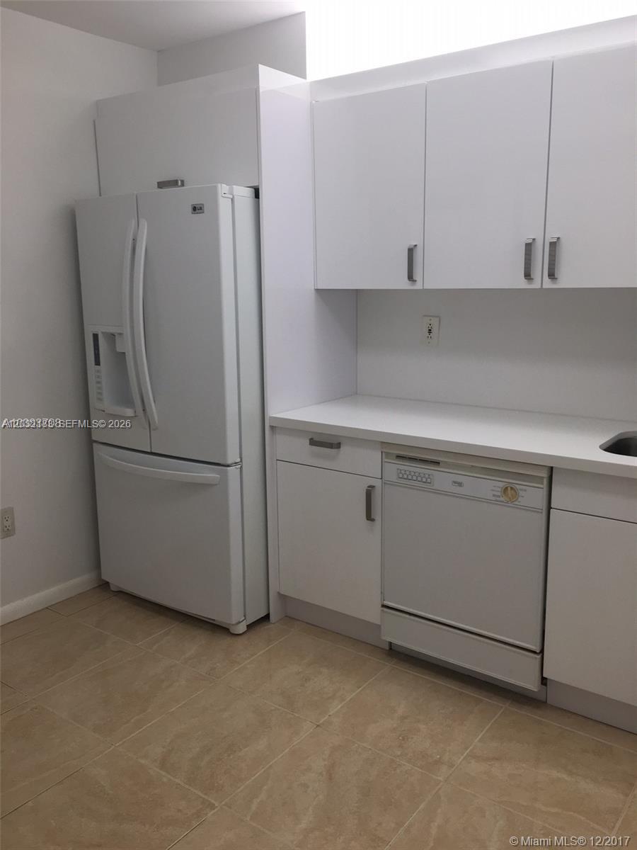 9341 Collins Ave 1006