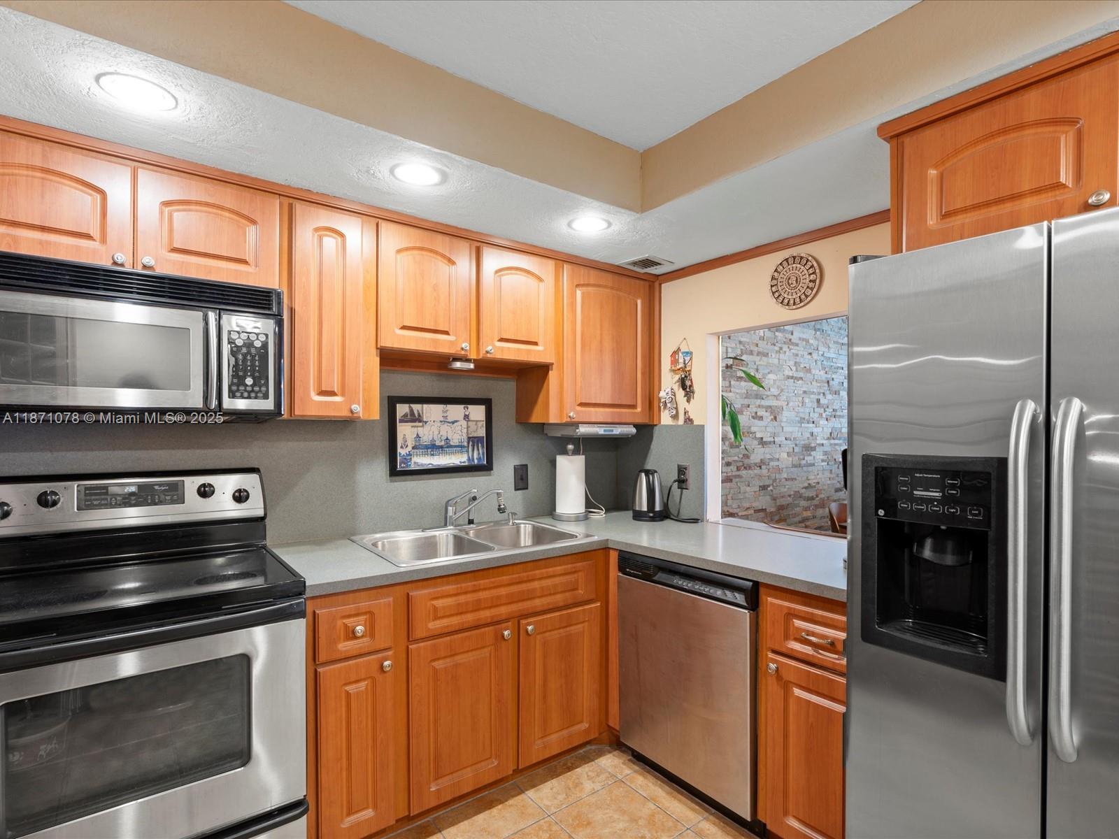 GOLDEN HORN CONDO - Residential