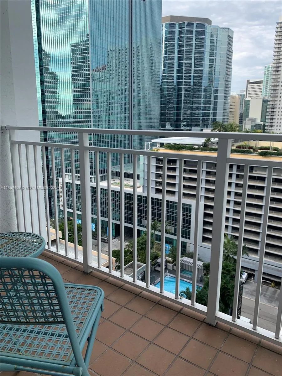 Miami, Florida 33131, United States, 1 Bedroom Bedrooms, ,1 BathroomBathrooms,Residential,Active,190059