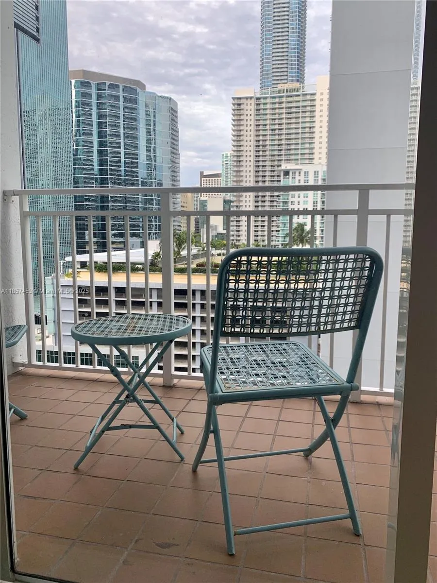 Miami, Florida 33131, United States, 1 Bedroom Bedrooms, ,1 BathroomBathrooms,Residential,Active,190059
