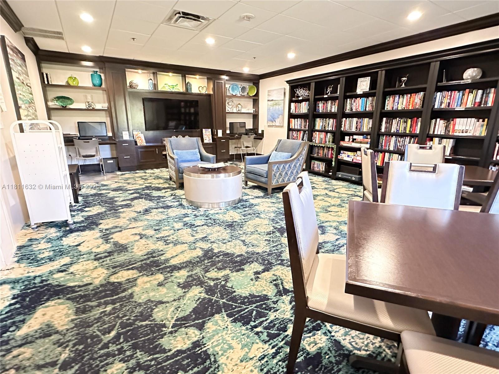 ILLUSTRE VILLAGE CONDO - Residential