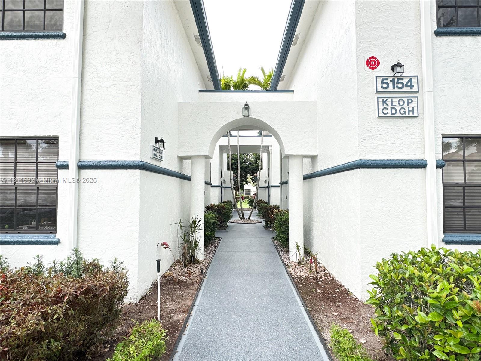 ILLUSTRE VILLAGE CONDO - Residential