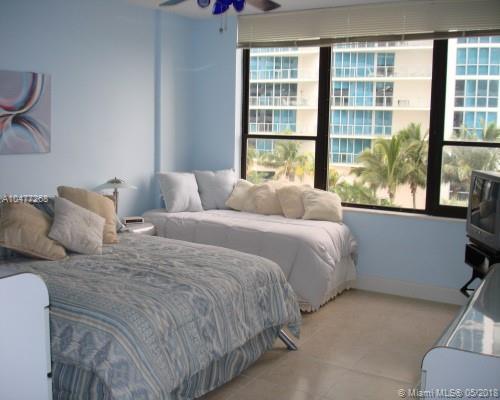 ALEXANDER TOWERS CONDO - Residential