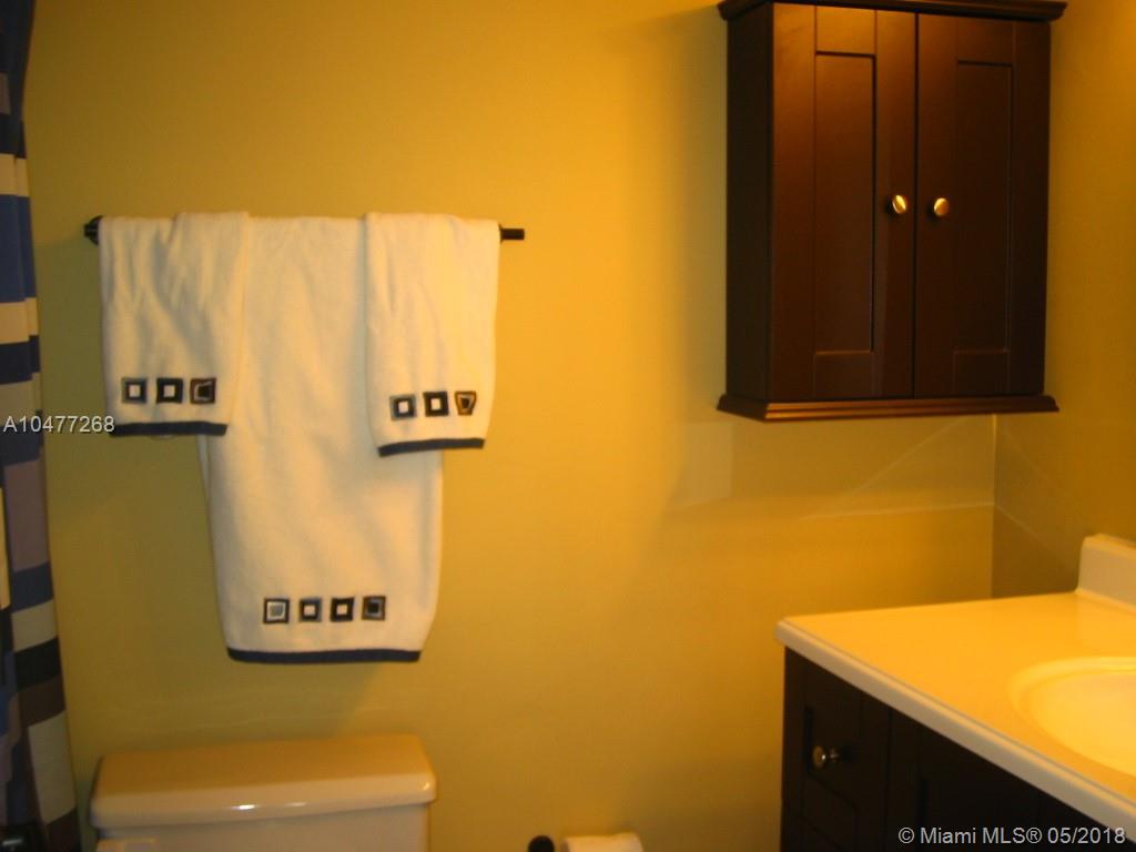 ALEXANDER TOWERS CONDO - Residential