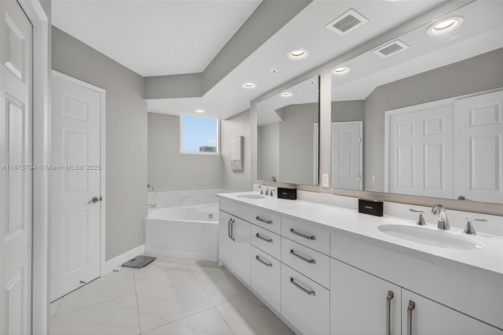 100 HIDDEN BAY CONDO - Residential