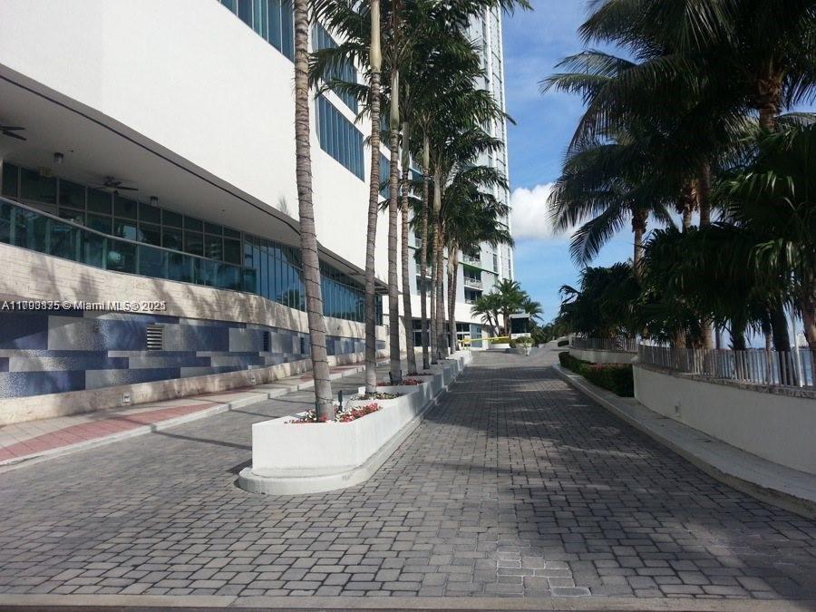 325 S Biscayne Blvd 3822