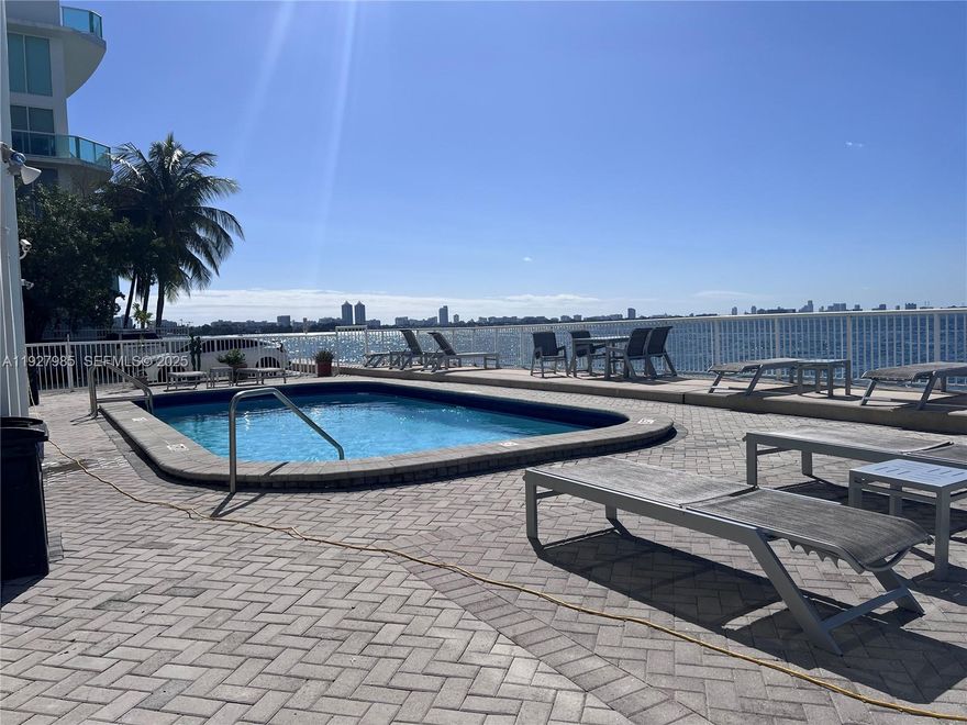 This little gem is a quiet Building nestled is the perfect spot to enjoy everything Miami has to offer,  close to parks, restaurants, the beach, is perfect for a family or room mates as it is very spacious. There is a