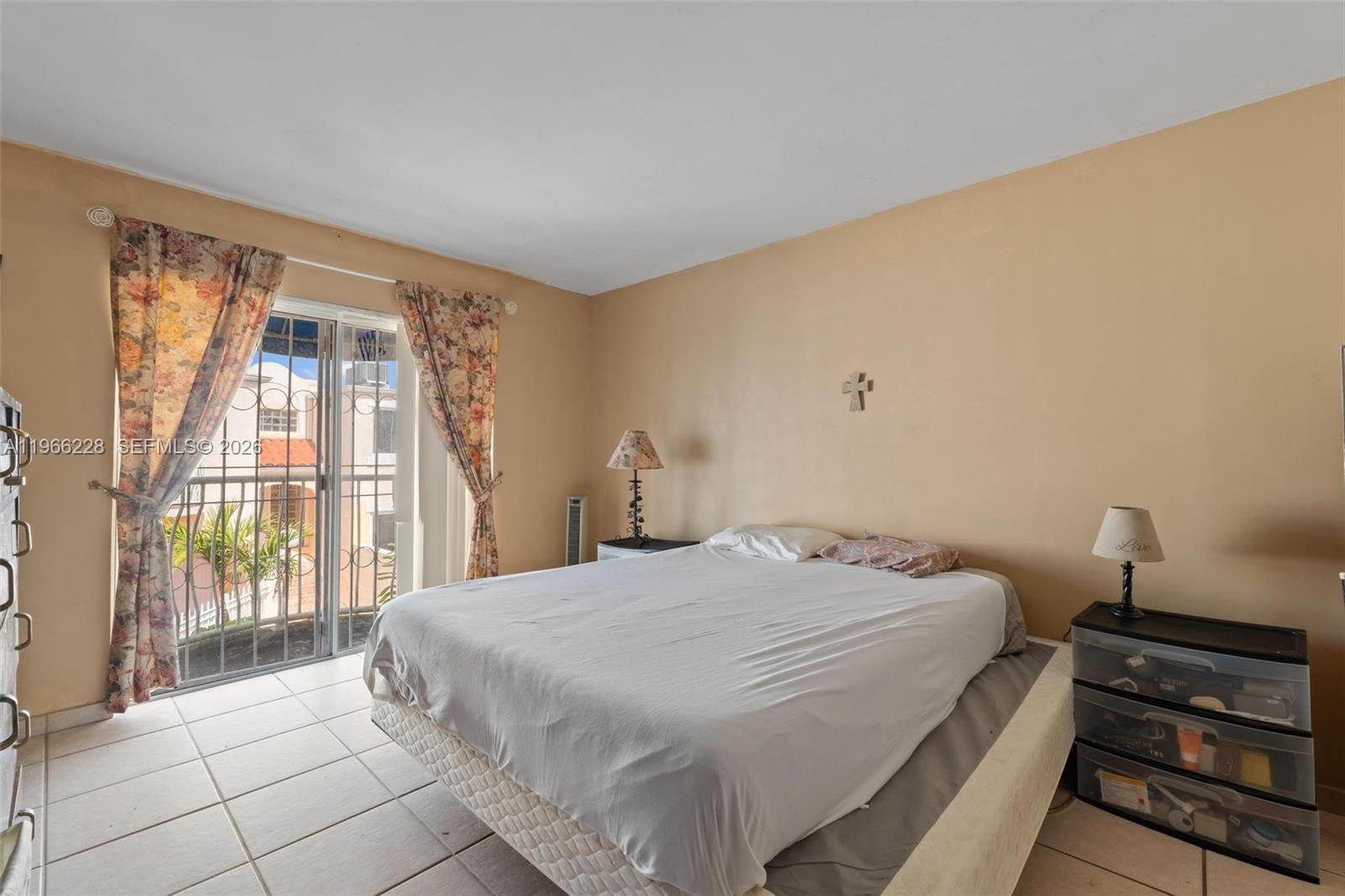 GABLES I TOWNHOMES CONDO - Residential