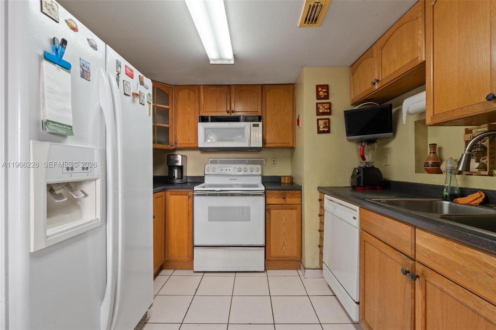 GABLES I TOWNHOMES CONDO - Residential