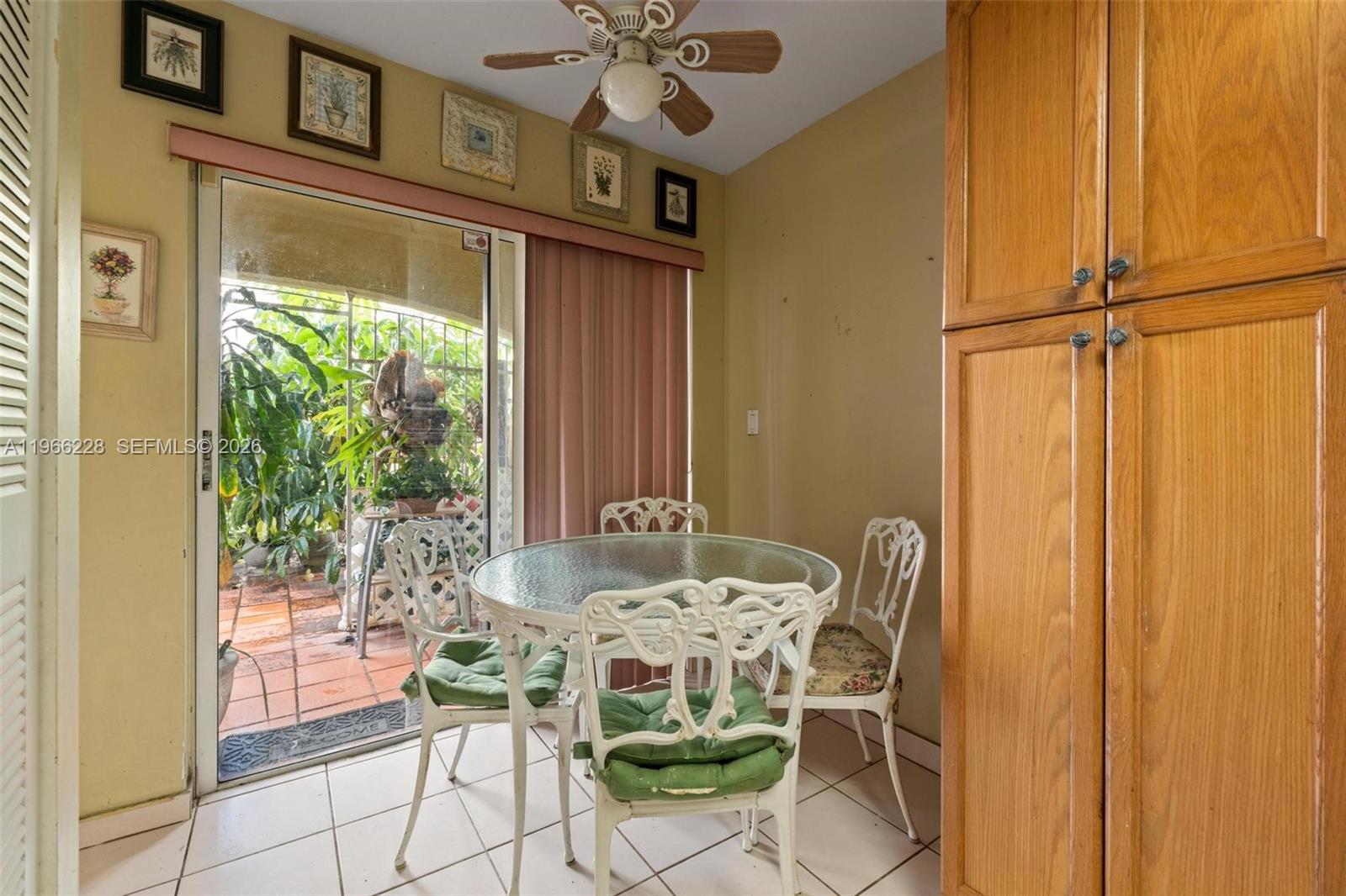 GABLES I TOWNHOMES CONDO - Residential