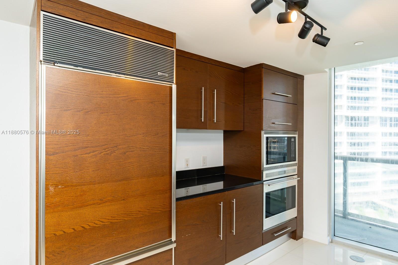 495 Brickell Ave 2102