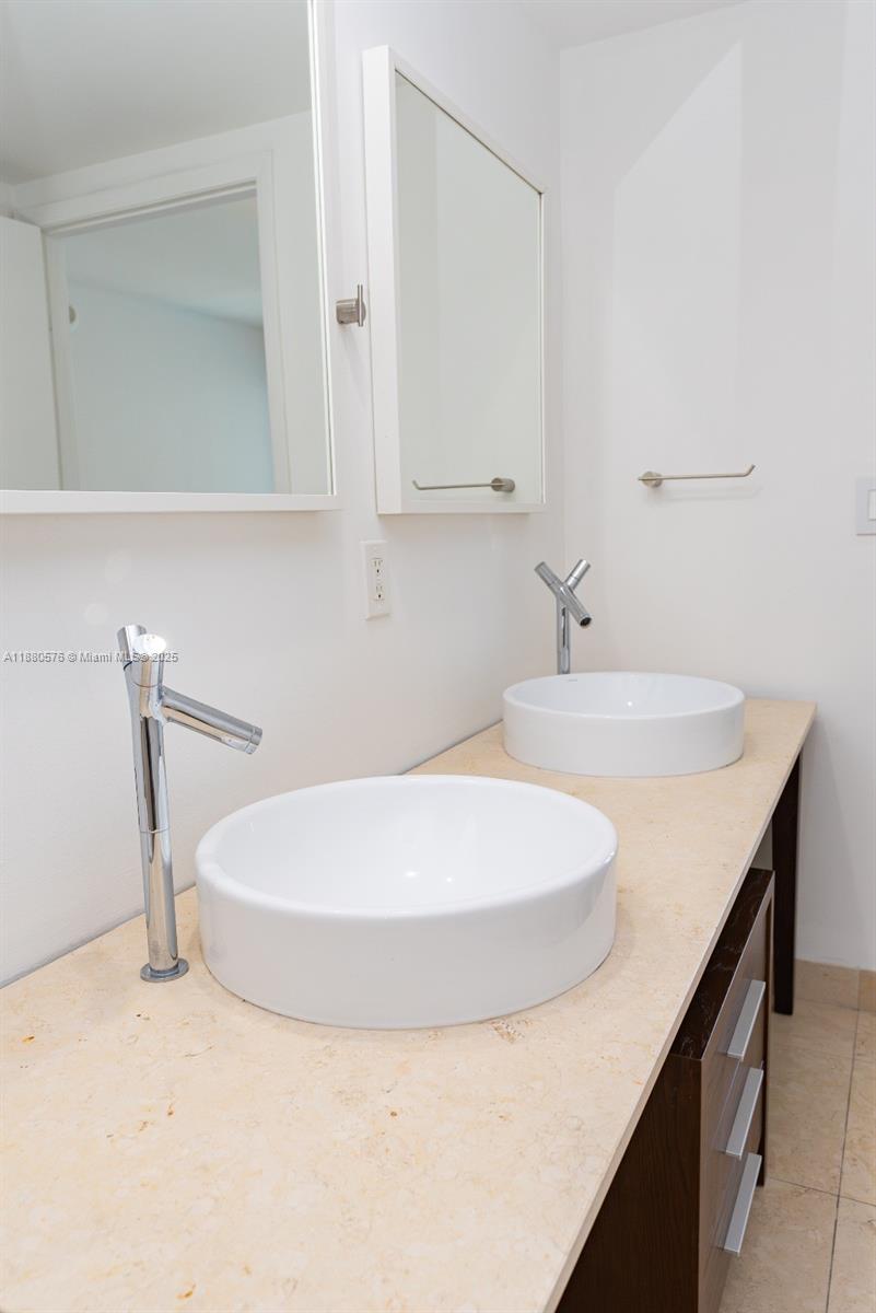 ICON BRICKELL NO TWO - Residential Lease