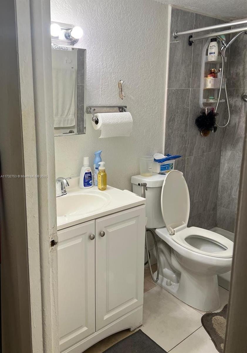 CAMBRIDGE CONDO - Residential