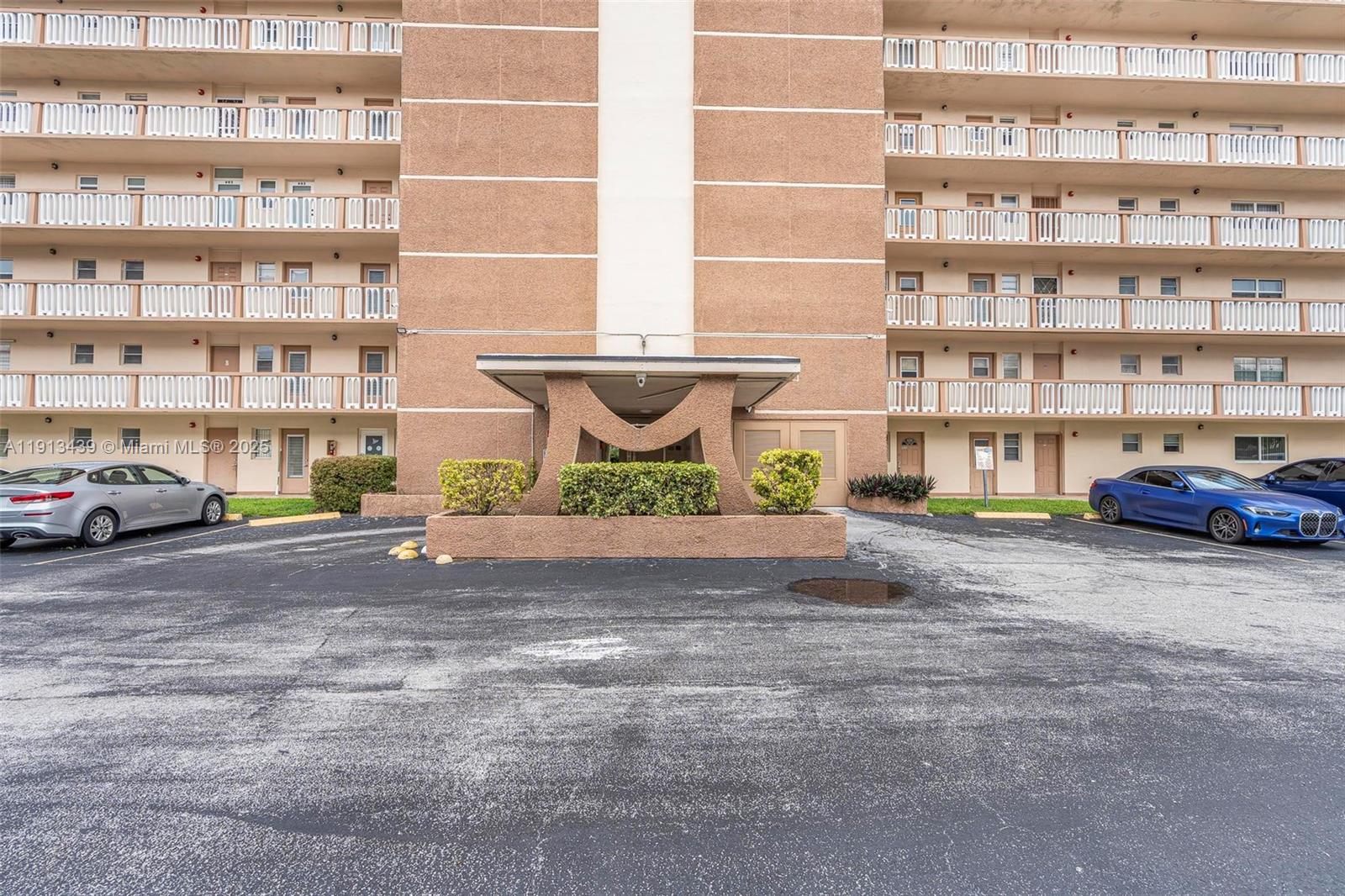 MEADOWBROOK TOWERS CONDO - Residential