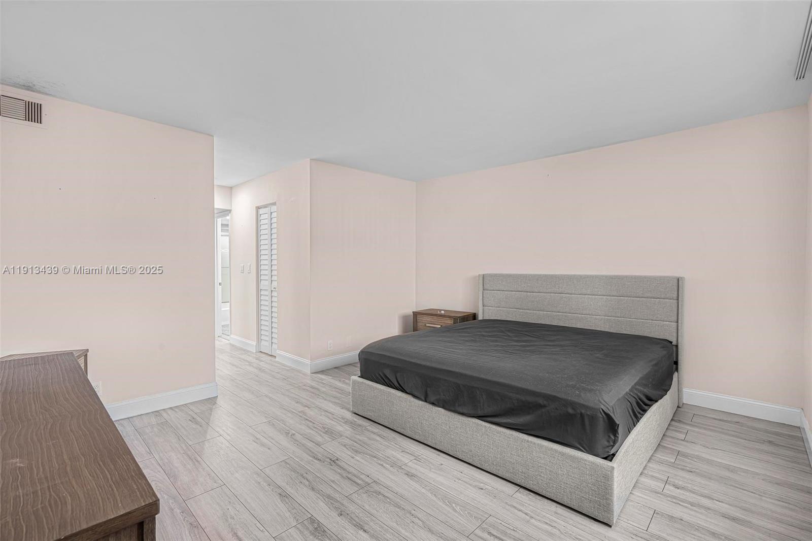 MEADOWBROOK TOWERS CONDO - Residential