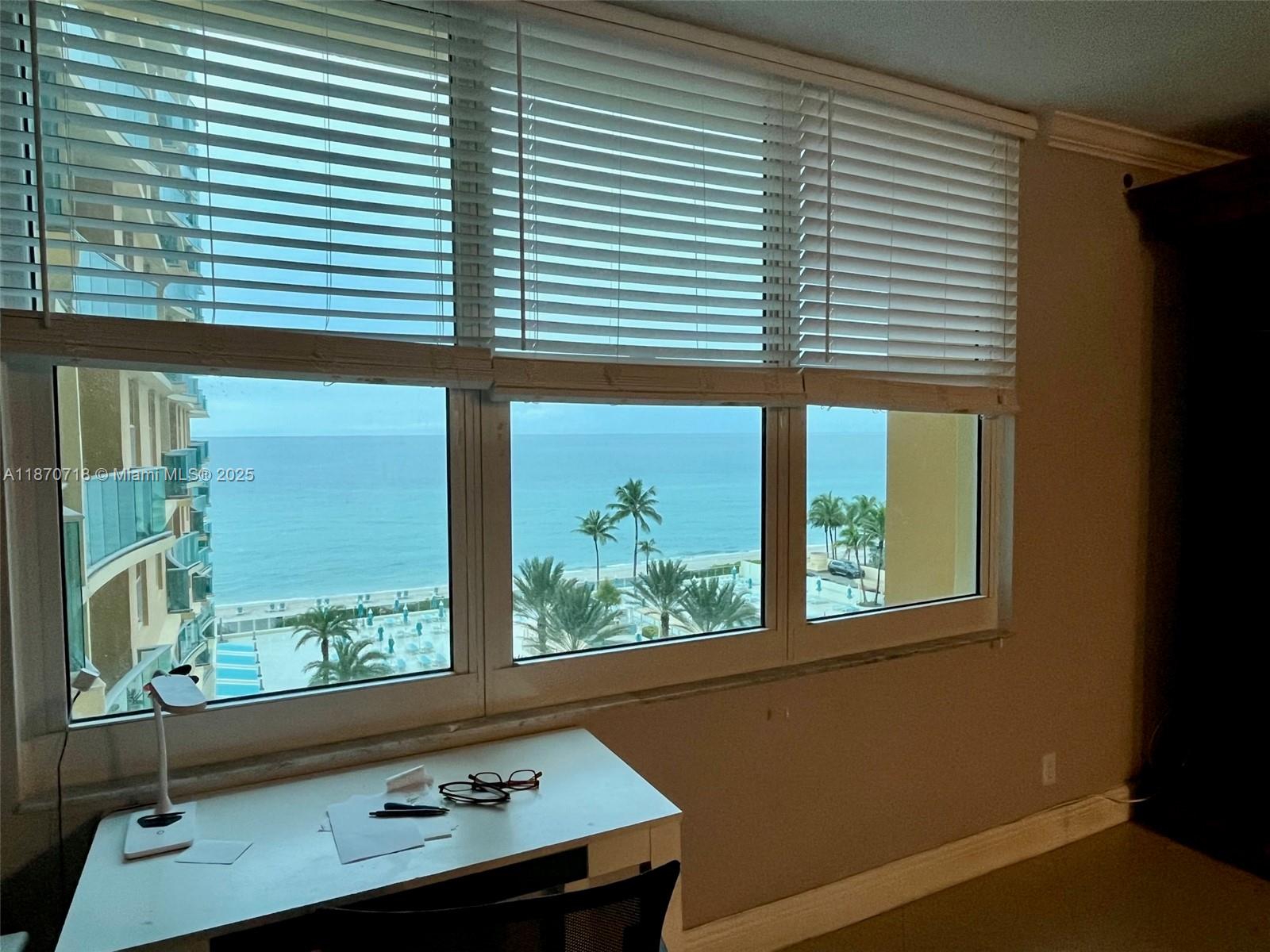 WAVE CONDO - Residential