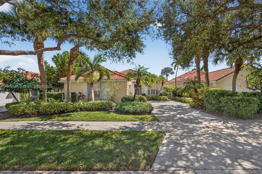 Photo of 256 Kelsey Park Cir, Palm Beach Gardens, FL 33410 (MLS # A11906481)