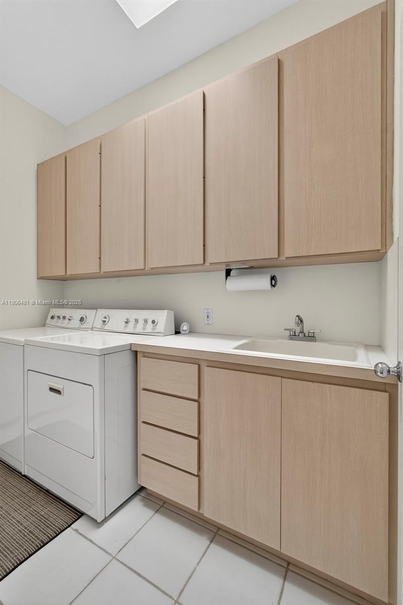 OAKS OAKS EAST 4 - Residential