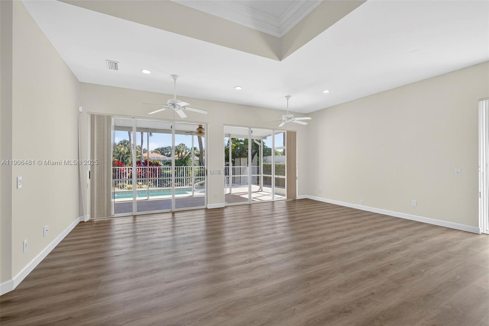 OAKS OAKS EAST 4 - Residential