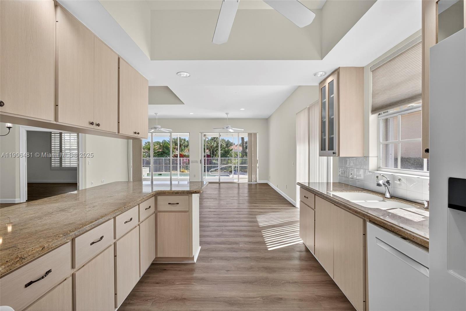 OAKS OAKS EAST 4 - Residential