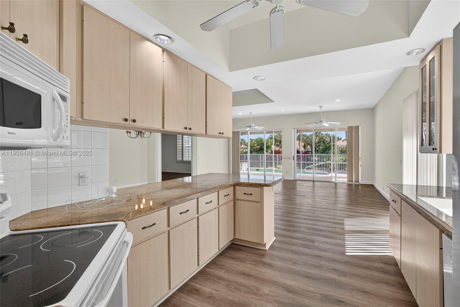 OAKS OAKS EAST 4 - Residential