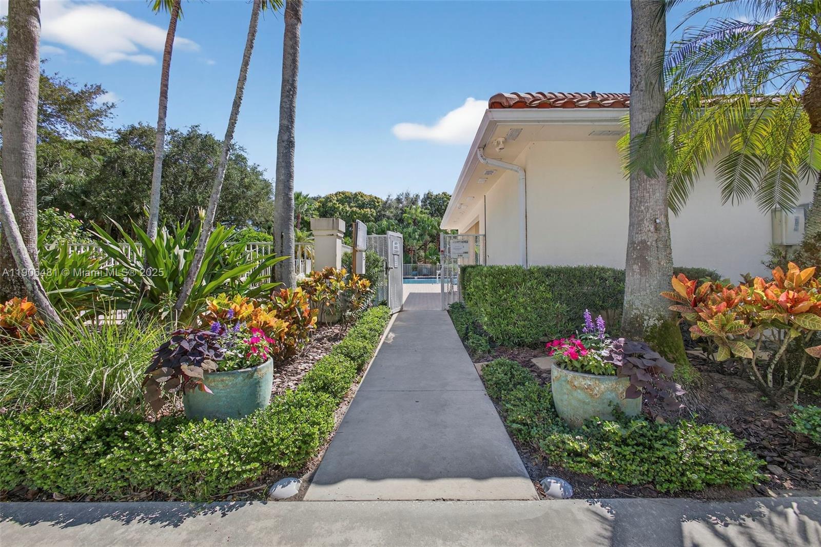 OAKS OAKS EAST 4 - Residential