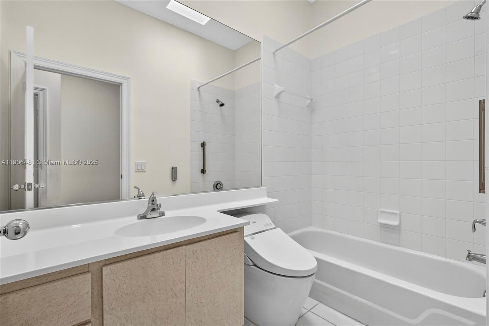 OAKS OAKS EAST 4 - Residential